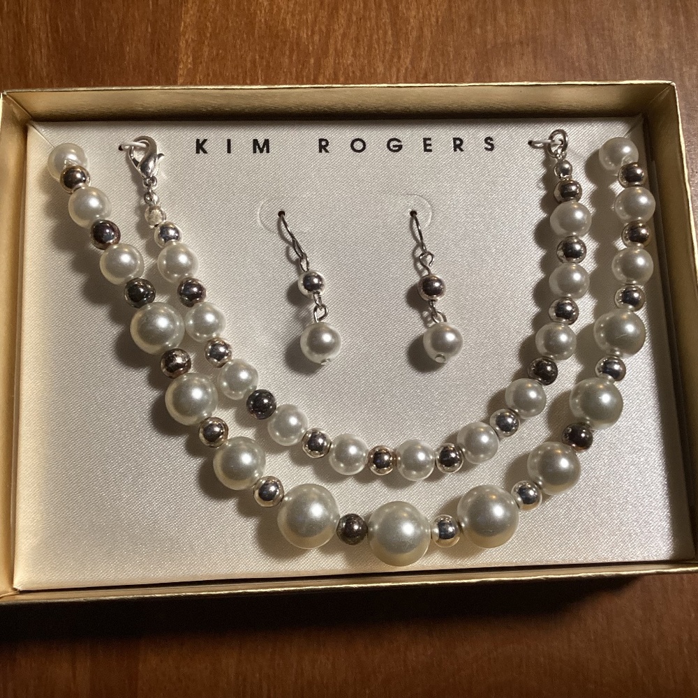 Kim Rogers Necklace, Bracelet and Earrings Set New in Box